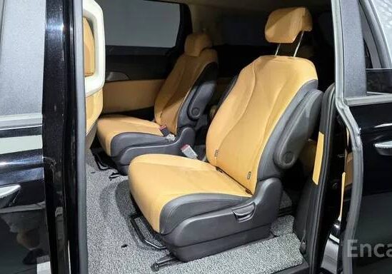 KIA CARNIVAL (7)